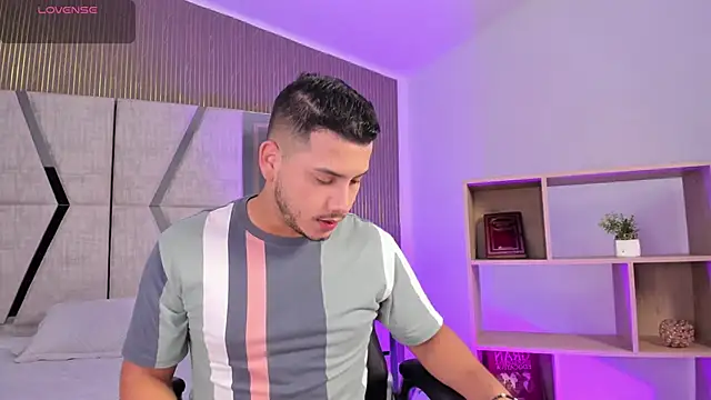 Axel grey  online show from 02/24/26, 12:47