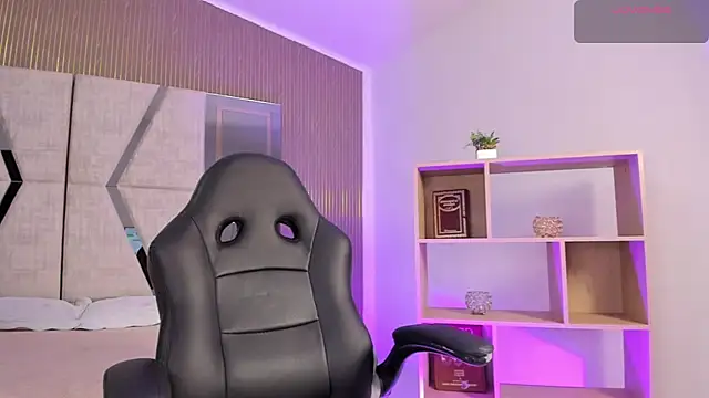 Axel grey  online show from 03/03/26, 12:33