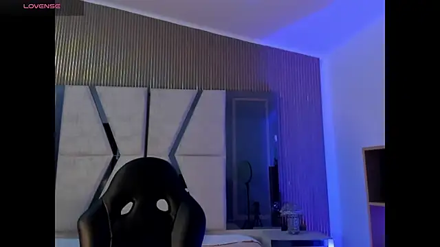 Snapshot of Axel_grey_ chatting on 05/01/26, 12:43 Axel grey online show from 05/01/26, 12:43