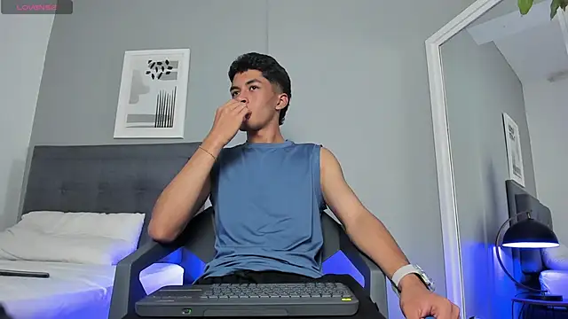 Tylerffoxx online show from 09/19/25, 09:04