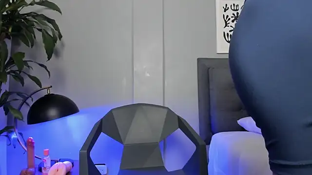 Snapshot of Tylerffoxx chatting on 07/09/26, 10:25 Tylerffoxx online show from 07/09/26, 10:25