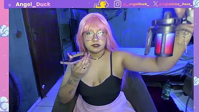 Snapshot of Angel_Duck chatting on 03/17/26, 10:13 Angel Duck online show from 03/17/26, 10:13