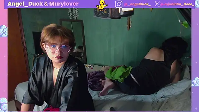 Snapshot of Angel_Duck chatting on 04/21/26, 10:23 Angel Duck online show from 04/21/26, 10:23