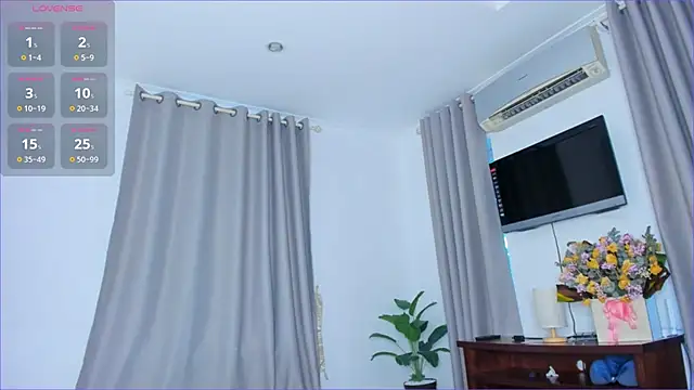 Amy Loveme online show from 11/08/25, 12:22