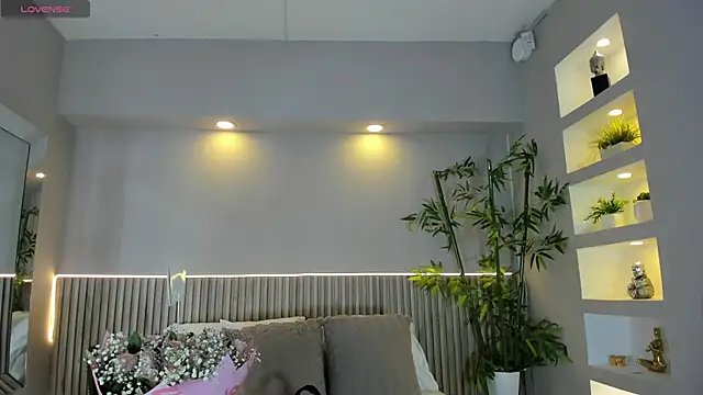 Snapshot of CarolineLee_ chatting on 11/13/25, 10:41 CarolineLee online show from 11/13/25, 10:41