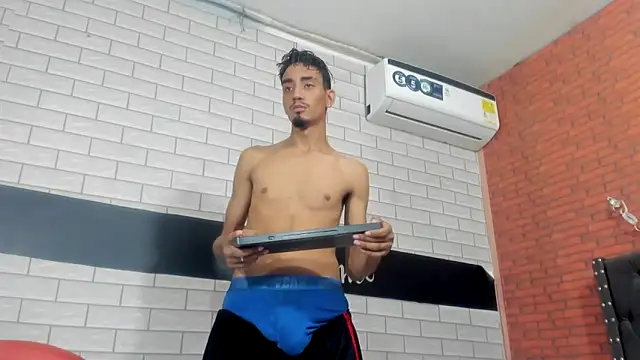 Snapshot of Sexvergon_26 chatting on 10/12/25, 08:19 Sexvergon 26 online show from 10/12/25, 08:19