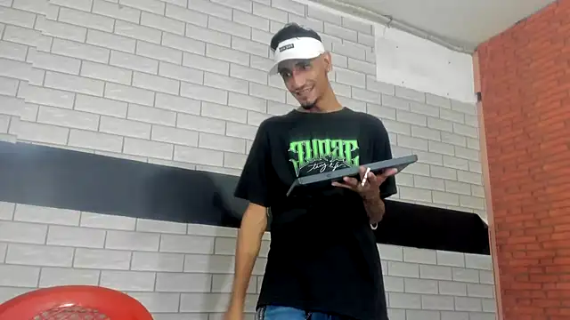 Snapshot of Sexvergon_26 chatting on 10/26/25, 08:04 Sexvergon 26 online show from 10/26/25, 08:04