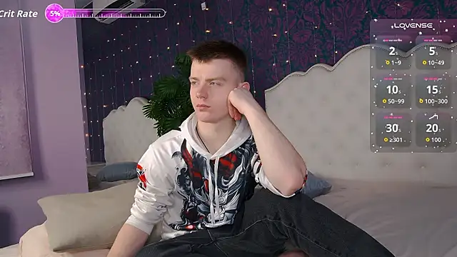 Snapshot of Happydeimos chatting on 03/12/26, 10:38 Happydeimos online show from 03/12/26, 10:38