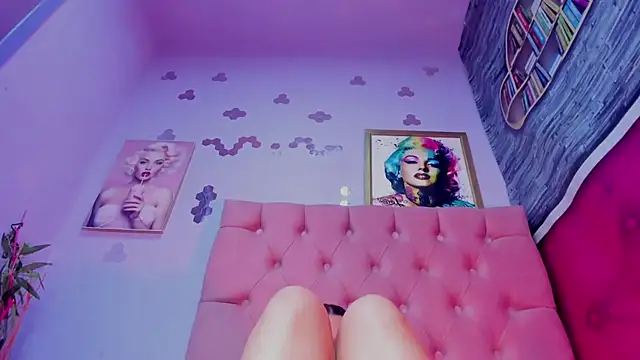 Megan Luxe online show from 11/30/25, 08:40