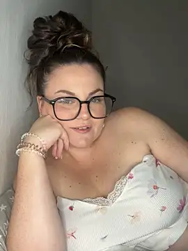 Snapshot of whitequeen_xxx chatting on 09/16/25, 09:16 whitequeen xxx online show from 09/16/25, 09:16