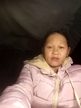 Snapshot of MaiHoa69 chatting on 12/17/25, 12:16 MaiHoa69 online show from 12/17/25, 12:16