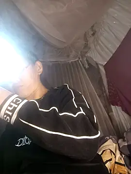 Snapshot of MaiHoa69 chatting on 12/19/25, 05:25 MaiHoa69 online show from 12/19/25, 05:25