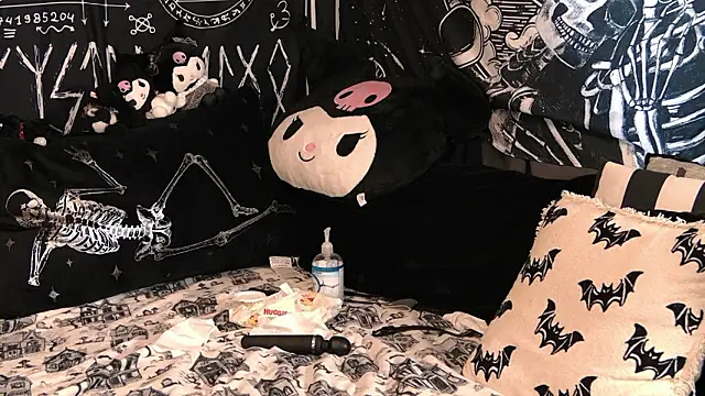 Snapshot of Paige_Turner chatting on 02/22/26, 03:10 Paige Turner online show from 02/22/26, 03:10