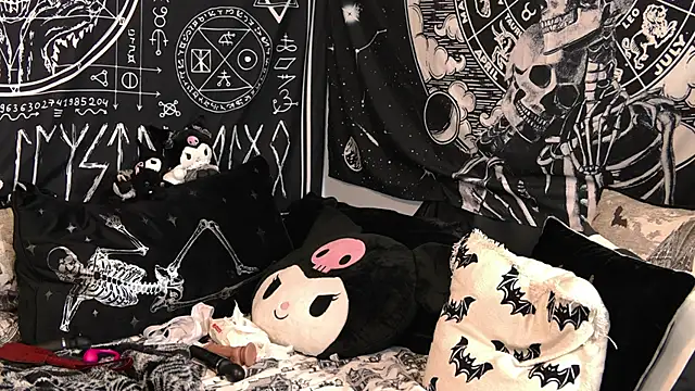 Snapshot of Paige_Turner chatting on 03/21/26, 08:34 Paige Turner online show from 03/21/26, 08:34