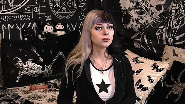 Snapshot of Paige_Turner chatting on 03/25/26, 12:27 Paige Turner online show from 03/25/26, 12:27