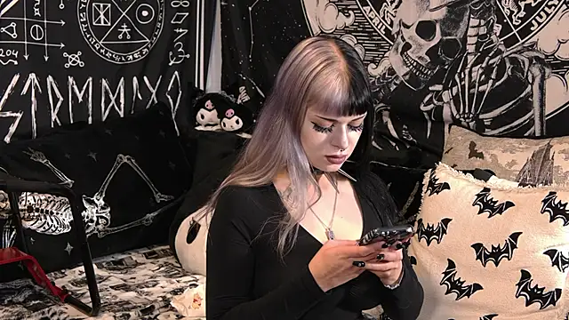 Snapshot of Paige_Turner chatting on 05/08/26, 01:00 Paige Turner online show from 05/08/26, 01:00
