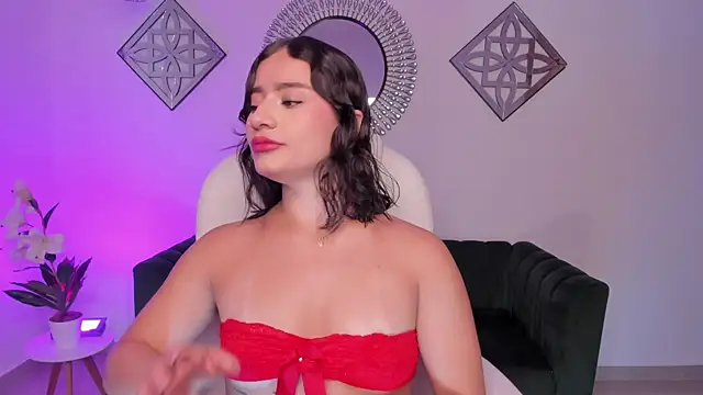 Snapshot of Saskia_litt chatting on 09/30/25, 04:06 Saskia litt online show from 09/30/25, 04:06