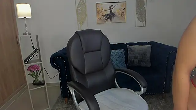 Snapshot of Saskia_litt chatting on 10/20/25, 04:35 Saskia litt online show from 10/20/25, 04:35