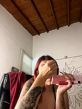 Paulina-Wells online show from 10/27/25, 10:03