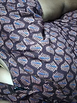 Snapshot of TAMIL_ELAKKIYA chatting on 11/23/25, 10:37 TAMIL ELAKKIYA online show from 11/23/25, 10:37