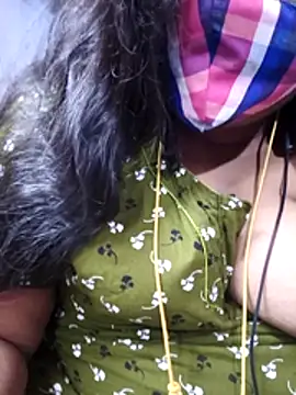 Snapshot of TAMIL_ELAKKIYA chatting on 03/18/26, 06:00 TAMIL ELAKKIYA online show from 03/18/26, 06:00