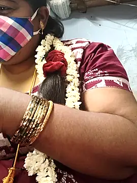 Snapshot of TAMIL_ELAKKIYA chatting on 03/31/26, 04:18 TAMIL ELAKKIYA online show from 03/31/26, 04:18