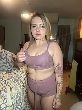 JuicyExxxperience online show from 12/17/25, 02:01