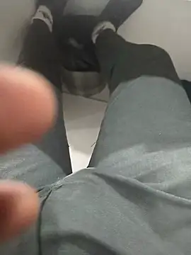 hotboy43339 online show from 09/12/25, 05:35