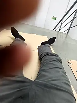 hotboy43339 online show from 09/18/25, 05:04