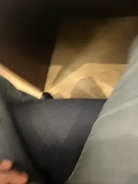 hotboy43339 online show from 10/23/25, 06:34