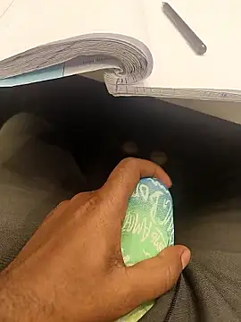 hotboy43339 online show from 01/14/26, 09:04