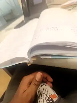 hotboy43339 online show from 02/11/26, 09:03