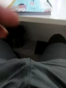 hotboy43339 online show from 02/19/26, 08:49