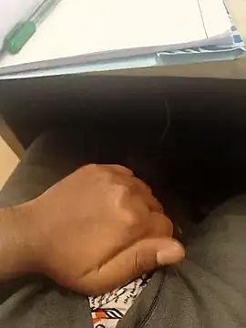 hotboy43339 online show from 03/03/26, 04:18