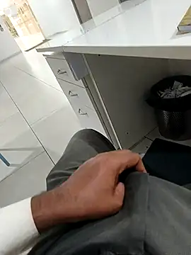 hotboy43339 online show from 03/08/26, 08:45