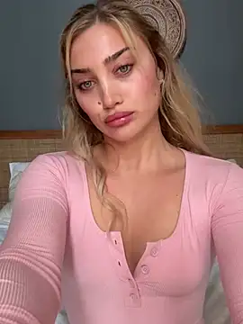 Snapshot of auriangel chatting on 03/03/26, 02:28 auriangel online show from 03/03/26, 02:28