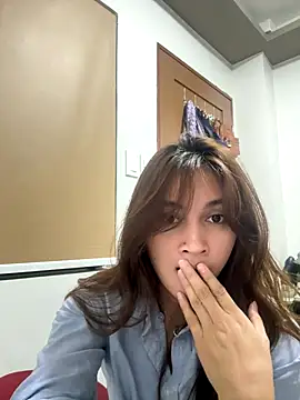 Snapshot of LanySylvia chatting on 10/20/25, 03:01 LanySylvia online show from 10/20/25, 03:01