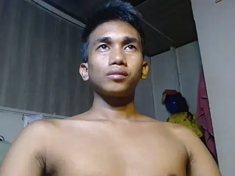 Snapshot of charlie0728 chatting on 08/06/26, 03:25 charlie0728 online show from 08/06/26, 03:25