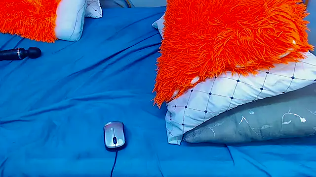 SEXYELLOWALICE online show from 02/15/26, 02:19