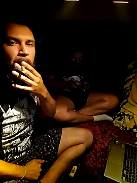 Snapshot of unfilteredstudios chatting on 10/06/25, 04:32 unfilteredstudios online show from 10/06/25, 04:32