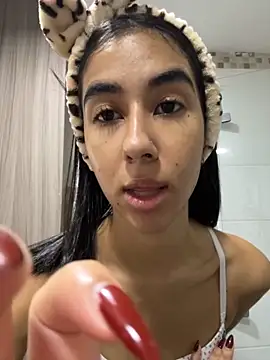 Kassie Collins online show from 11/11/25, 08:42