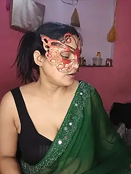 Snapshot of MEERAcle chatting on 06/17/26, 04:59 MEERAcle online show from 06/17/26, 04:59