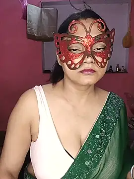 Snapshot of MEERAcle chatting on 07/02/26, 03:23 MEERAcle online show from 07/02/26, 03:23