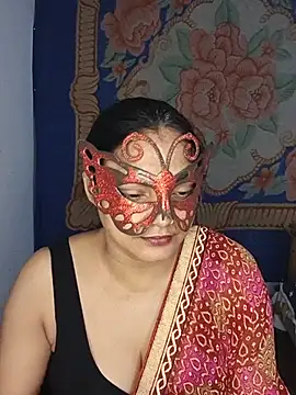 Snapshot of MEERAcle chatting on 07/15/26, 04:40 MEERAcle online show from 07/15/26, 04:40