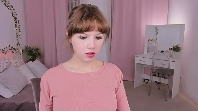 Snapshot of JanetMoor chatting on 11/20/25, 11:10 JanetMoor online show from 11/20/25, 11:10