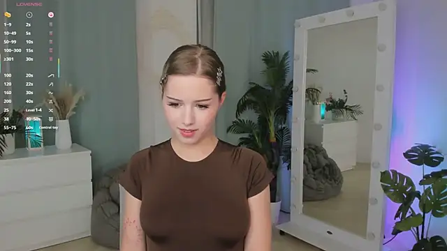 Snapshot of JanetMoor chatting on 12/05/25, 09:00 JanetMoor online show from 12/05/25, 09:00