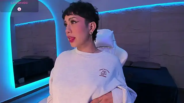 Snapshot of ZahaRose chatting on 09/21/25, 08:32 ZahaRose online show from 09/21/25, 08:32