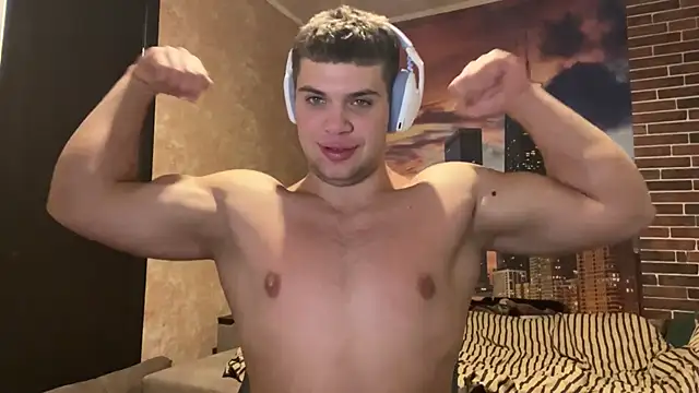 MusclePhantom online show from 12/03/25, 10:08