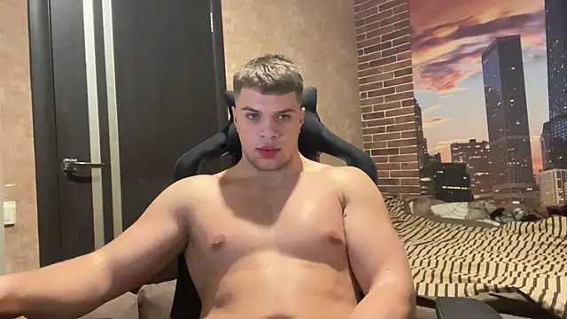 MusclePhantom online show from 12/16/25, 10:04