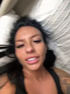 Snapshot of BELLABLACKXUK chatting on 10/18/25, 12:13 BELLABLACKXUK online show from 10/18/25, 12:13